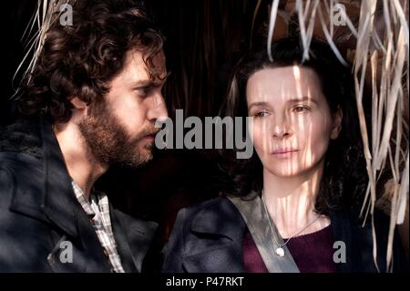 Original Film Titel: A COEUR OUVERT. Englischer Titel: EIN OFFENES HERZ. Regisseur: MARION LAINE. Jahr: 2012. Stars: Juliette Binoche; Edgar Ramirez. Credit: MK2 PRODUCTIONS/Album Stockfoto