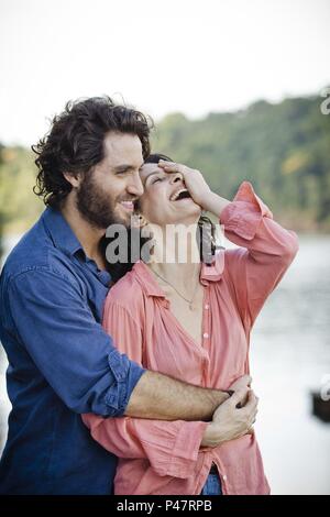 Original Film Titel: A COEUR OUVERT. Englischer Titel: EIN OFFENES HERZ. Regisseur: MARION LAINE. Jahr: 2012. Stars: Juliette Binoche; Edgar Ramirez. Credit: MK2 PRODUCTIONS/Album Stockfoto