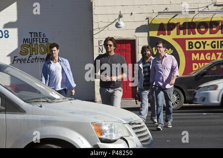 Original Film Titel: DER KATER TEIL III. Englischer Titel: DER KATER TEIL III. Regisseur: Todd Phillips. Jahr: 2013. Stars: Justin Bartha, Bradley Cooper, Zach Galifianakis, ED HELMS. Credit: GROSSE HAT FILME/LEGENDÄRE BILDER / Album Stockfoto