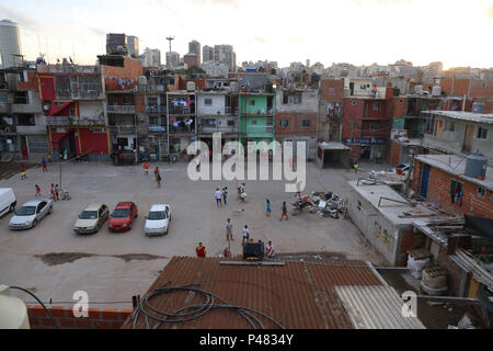 BUENOS AIRES, ARGENTINIEN - 16/01/2015: FAVELA-Fotos de uma Favela localizada abaixo da Autopista Dr. Arturo Umberto Illia, em Buenos Aires, Agentina. Foto: Andre Chaco/Fotoarena (Einschränkung: Südamerika Rechte nur) Stockfoto