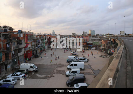 BUENOS AIRES, ARGENTINIEN - 16/01/2015: FAVELA-Fotos de uma Favela localizada abaixo da Autopista Dr. Arturo Umberto Illia, em Buenos Aires, Agentina. Foto: Andre Chaco/Fotoarena (Einschränkung: Südamerika Rechte nur) Stockfoto