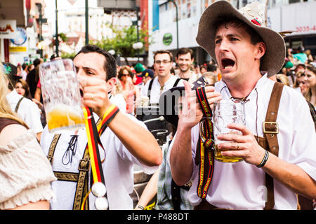 Desfile Oficial da Oktoberfest 2012 Na Rua XV de Novembro. Blumenau/SC, Brasilien - 20/10/2012. Foto: Ricardo Ribas/Fotoarena Stockfoto