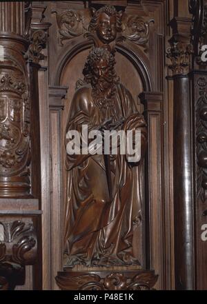 CORO DE LA CATEDRAL DE MALAGA - SAN PABLO - ENTLASTEN SIGLO XVII - BARROCO ESPAÑOL. Autor: Pedro de Mena y Medrano (1628-1688). Lage: CATEDRAL DE LA ENCARNACION, Malaga, Spanien. Stockfoto