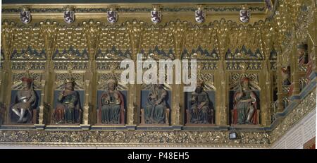 SALA DE LOS REYES - ESTATUAS DE LOS REYES DE LEON - ALONSO III-IV GARCIA ICH ORDONO II FRUELA II. Lage: ALCAZAR - INTERIEUR, Segovia, Spanien. Stockfoto