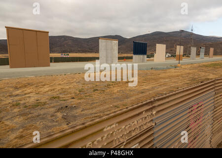 Prototypen der vorgeschlagenen neuen Trump Wand errichtet in der Nähe der Otay Mesa der Einreise in Kalifornien und Tijuana, Mexiko. Stockfoto