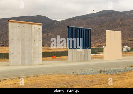 Prototypen der vorgeschlagenen neuen Trump Wand errichtet in der Nähe der Otay Mesa der Einreise in Kalifornien und Tijuana, Mexiko. Stockfoto