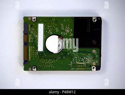 Festplatte 2.5 für Laptop Computer auf weißem Hintergrund Stockfoto