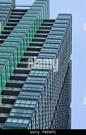 Abschnitt des Emerald Park Building von Rosario Varacalli auf der Yonge Street, North York, Ontario, Kanada Stockfoto