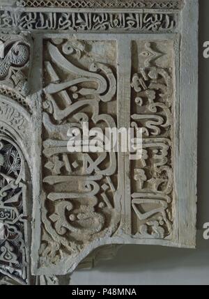 PALACIO DE LA MADRAZA - ESCUELA MUSULMANA FUNDADA POR YUSUF I DE 1349 DEL QUE SOLO SE CONSERVA EL ORATORIUM - las mejores DE LAS YESERIAS. Lage: PALACIO DE LA MADRAZA, Granada, Spanien. Stockfoto