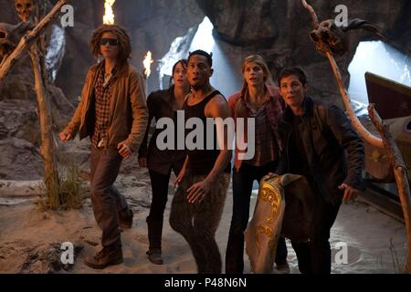 Original Film Titel: Percy Jackson: das Meer der Monster. Englischer Titel: Percy Jackson: das Meer der Monster. Film Regie: THOR FREUDENTHAL. Jahr: 2013. Stars: LOGAN LERMAN; LEVEN RAMBIN, Douglas Smith, ALEXANDRA DADDARIO. Quelle: Fuchs 2000 BILDER / Album Stockfoto