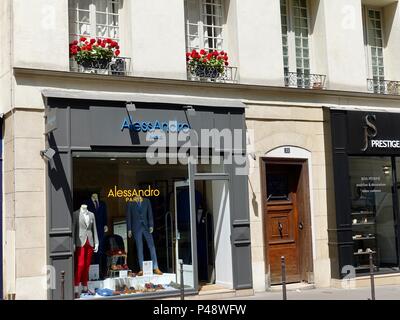 Männer Kleidung Shop im Marais, Paris, Frankreich. Stockfoto