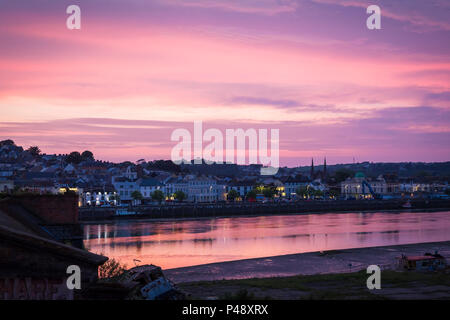 Sonnenuntergang über Bideford und den Fluss Torridge in North Devon UK im Juni Stockfoto