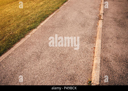 Urban Asphalt leer Fahrrad Lane in Sicht Stockfoto