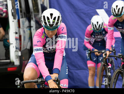 Team Valcar PBM Reiter zu Beginn der Tour der 2018 Ovo Frauen Stockfoto