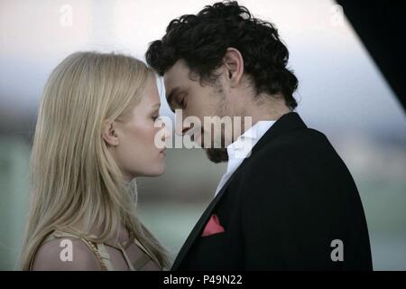 Original Film Titel: CHERRY. Englischer Titel: CHERRY. Regisseur: Stephen Elliott. Jahr: 2012. Stars: James Franco; ASHLEY HINSHAW. Credit: ENDERBY UNTERHALTUNG/Album Stockfoto