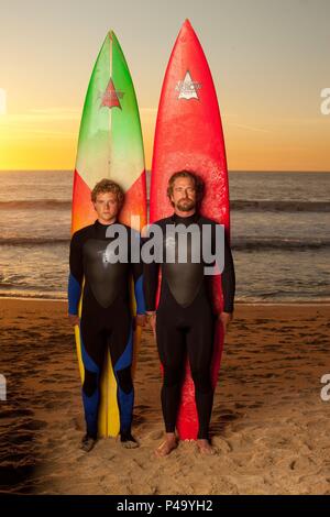 Original Film Titel: CHASING MAVERICKS. Englischer Titel: CHASING MAVERICKS. Regisseur: Michael Apted; Curtis Hanson. Jahr: 2012. Stars: Gerard Butler, JONNY WESTON. Quelle: Fuchs 2000 BILDER / Album Stockfoto