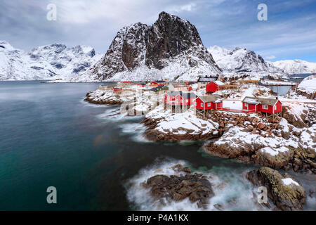 Das kleine Fischerdorf Hamnoy im Winter, Moskenes, Nordland County, Lofoten, Norwegen, Europa Stockfoto