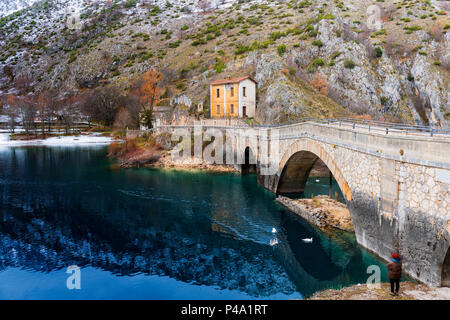 Einsiedelei von San Domenico in den Abruzzen, Europa, Italien, Abruzzen, Gole del Sagittario, Villalago Stockfoto