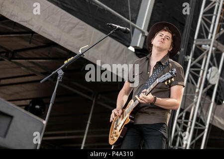 Oshkosh, Wisconsin, USA. 20 Juni, 2018. BILL SATCHER der tausend Pferde während Land USA Music Festival bei Ford Festival Park in Oshkosh, Wisconsin Credit: Daniel DeSlover/ZUMA Draht/Alamy leben Nachrichten Stockfoto