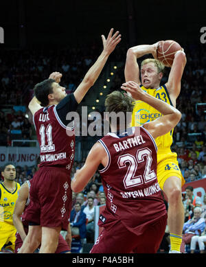 München, Deutschland. 16 Juni, 2018. Lukas SIKMA (Nr. 43, B). Basketball, Basketball Bayern München (FCB) - Alba Berlin (B), Basketball Bundesliga BBL, Final, 5. Spiel, Saison 2017/2018, am 16/06/2018 in Muenchen/AUDIDOME/Deutschland. | Verwendung der weltweiten Kredit: dpa/Alamy leben Nachrichten Stockfoto