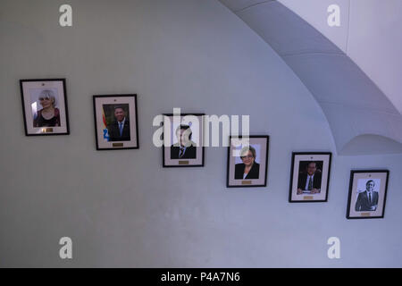 Badalona, Katalonien, Spanien. 20 Juni, 2018. Wand des letzten Bürgermeister von Badalona Badalona. Der neue Bürgermeister Alex Pastor geändert mit Unterstützung von PP (Volkspartei) PSC (Sozialisten Partei von Katalonien) und C (Bürgerinnen und Bürger oder Bürger in Englisch), dass gestimmt'' "JA" für einen Misstrauensantrag der aktuelle Bürgermeister Dolors Sabater. Credit: Freddy Davies/SOPA Images/ZUMA Draht/Alamy leben Nachrichten Stockfoto