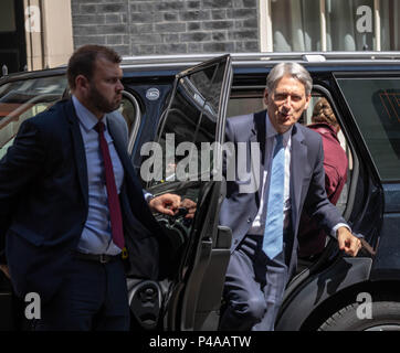 London, Großbritannien. Juni 2018 21. Philip Hammond, der Schatzkanzler kommt in Downing Street 10 für eine Begegnung der Credit: Ian Davidson/Alamy leben Nachrichten Stockfoto