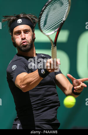 Halle, Deutschland. 21 Juni, 2018. Tennis, ATP-Tour, Singles, Männer, Runde 16: nikoloz Basilashvili Georgiens in Aktion erneut Coric aus Kroatien. Credit: Friso Gentsch/dpa/Alamy leben Nachrichten Stockfoto