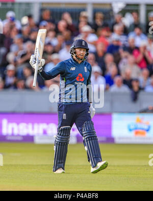 Donnerstag, 21 Juni 2018, Emerald Emirate Riverside, Chester-le-Street, 4. ODI Royal London eintägiger Serie England v Australia; Johnny Bristow von England feiert sein halbes Jahrhundert Stockfoto