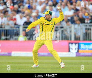 Donnerstag, 21 Juni 2018, Emerald Emirate Riverside, Chester-le-Street, 4. ODI Royal London eintägiger Serie England v Australia; Nathan Lyon von Australien mit der Kugel Stockfoto