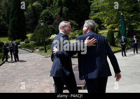 Luxemburg, Luxemburg. Juni 2018 21. Finanzminister von Frankreich Bruno Le Maire kommt in der 20. Jahrestag der Eurogruppe auf Schloss Senningen in Luxemburg auf Jun 21, 2018 Credit: ALEXANDROS MICHAILIDIS/Alamy Leben Nachrichten teilnehmen Stockfoto