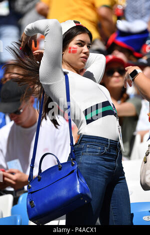 Samara, Russland. 21 Juni, 2018. Weibliche dänische Ventilator, Fußballfan, junge Frau weiblich, Dänemark (DEN) - Australien (AUS) 1-1, Vorrunde, Gruppe C, Match 22, am 21.06.2018 in Samara, Samara Arena. Fußball-WM 2018 in Russland vom 14.06. - 15.07.2018. | Verwendung der weltweiten Kredit: dpa/Alamy leben Nachrichten Stockfoto