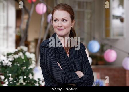 Original Film Titel: verrückt, dumm, Liebe. Englischer Titel: verrückt, dumm, Liebe. Regisseur: GLENN FICARRA; John REQUA. Jahr: 2011. Stars: Julianne Moore. Credit: CAROUSEL PRODUCTIONS/Album Stockfoto