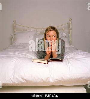 Original Film Titel: Bridget Jones - Schokolade zum Frühstück. Englischer Titel: Bridget Jones - Schokolade zum Frühstück. Regisseur: Sharon Maguire. Jahr: 2001. Stars: RENEE ZELLWEGER. Quelle: UNIVERSAL PICTURES/Album Stockfoto