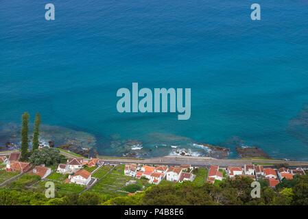 Portugal, Azoren, Santa Maria Island, Sao Lourenco, erhöhte Stadt mit Blick auf die Baia do Sao Lourenco Bay Stockfoto