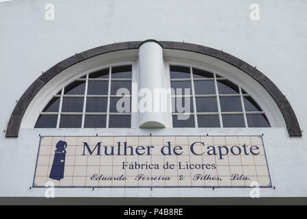 Portugal, Azoren, Sao Miguel, Ribeira Grande, Mulher de Capote Distillery, außen Stockfoto