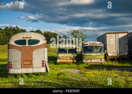 USA, New York, Finger Lakes Region, Trumansburg, antiken Bus Stockfoto