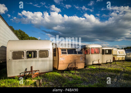 USA, New York, Finger Lakes Region, Trumansburg, antike Anhänger Stockfoto