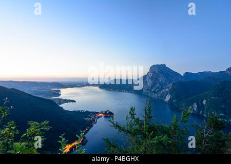 Traunkirchen, Traunsee, Traunstein, Stadt Traunkirchen von Berg Kleiner Sonnstein, Salzkammergut, Oberösterreich, Österreich Stockfoto