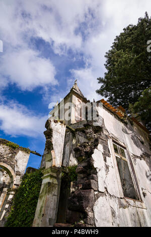 Portugal, Azoren, Faial Island, Riberinha, Ruinen von Erdbeben beschädigten Kirche Stockfoto