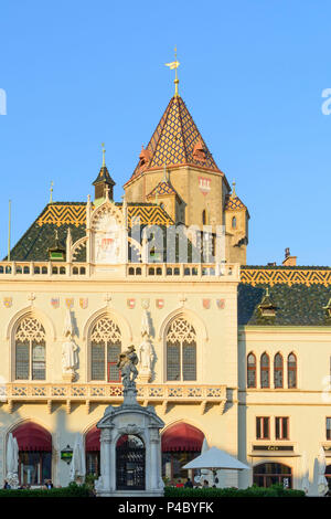 Korneuburg, Rathaus, City Tower, rattenfänger Brunnen, Hauptplatz (Hauptplatz), Donau, Lower Austria, Austria Stockfoto
