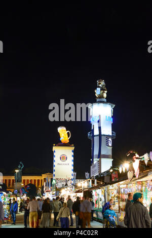 München, München, Oktoberfest, Löwenbräu Zelt, Winzerer Fähndl - Paulaner Festhalle Bierzelt, Bayern, Oberbayern, Bayern, Deutschland Stockfoto