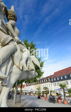 Schwetzingen, square Schlossplatz, Restaurant, Statue (lucky Glücksschwein Schwein), Kurpfalz, Baden-Württemberg, Deutschland Stockfoto