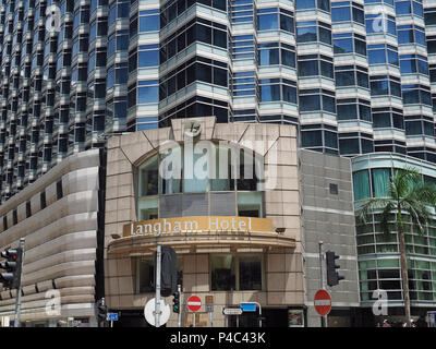 Blick auf das Langham Hotel in Peking Straße TST Kowloon Hong Kong Stockfoto