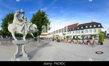Schwetzingen, square Schlossplatz, Restaurant, Statue (lucky Glücksschwein Schwein), Kurpfalz, Baden-Württemberg, Deutschland Stockfoto