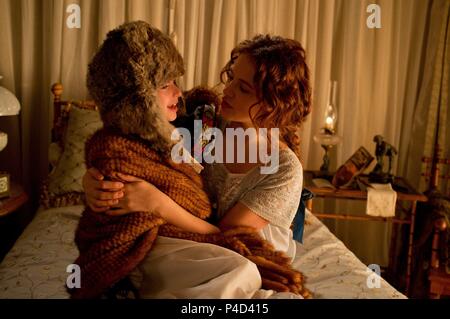 Original Film Titel: Winter's Tale. Englischer Titel: Winter's Tale. Regisseur: AKIVA GOLDSMAN. Jahr: 2014. Stars: JESSICA BRAUN FINDLAY; MCKAYLA TWIGGS. Quelle: WARNER BROS. /Album Stockfoto