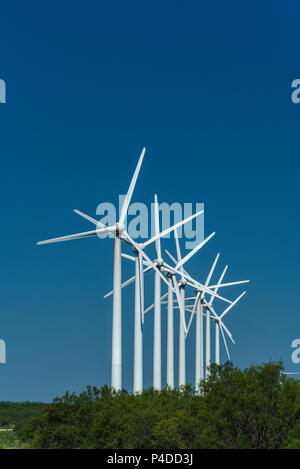 Windräder im Brazos Windpark auf Llano Estacado ebenen Böschung in der Nähe von Fluvanna, Texas, USA Stockfoto