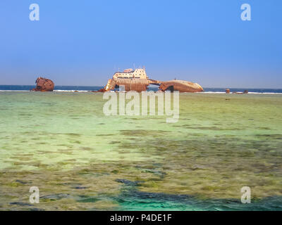 Landschaft der Schiffbruch an der Gordon Reef in der Straße von Tiran, im Roten Meer, in der Nähe von Sharm El Sheikh. Rotes Meer, Sinai, Ägypten. Kopieren Sie Platz. Stockfoto