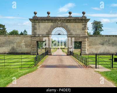 Eingangstor zu Studley Park an Studley Roger in der Nähe von Bedale North Yorkshire England Stockfoto