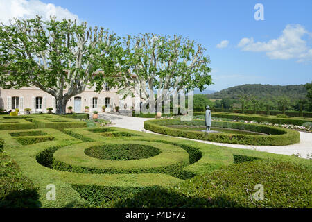 Abgeschnitten Buchsbaum Hecken oder formgehölze in der formellen französischen Garten im Château Sainte Roseline Arc-sur-Argens Var Provence Frankreich Stockfoto