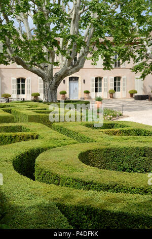 Abgeschnitten Buchsbaum Hecken oder formgehölze in der formellen französischen Garten im Château Sainte Roseline Arc-sur-Argens Var Provence Frankreich Stockfoto